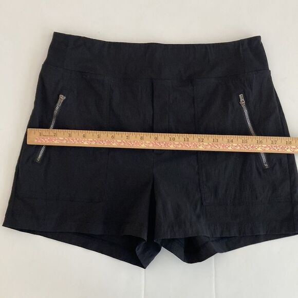 Athleta Trekkie North Midrise Black Short Size 8 - Picture 12 of 14